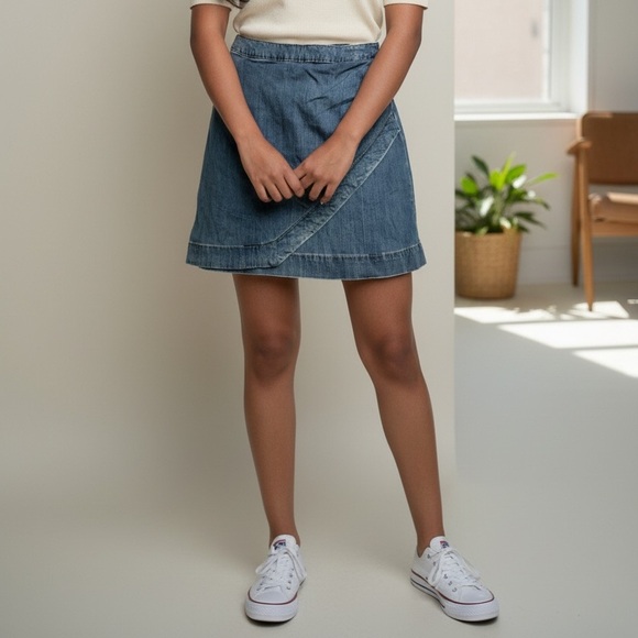 White House Black Market Asymmetrical Denim Size 6 Petite Skirt - Picture 1 of 5